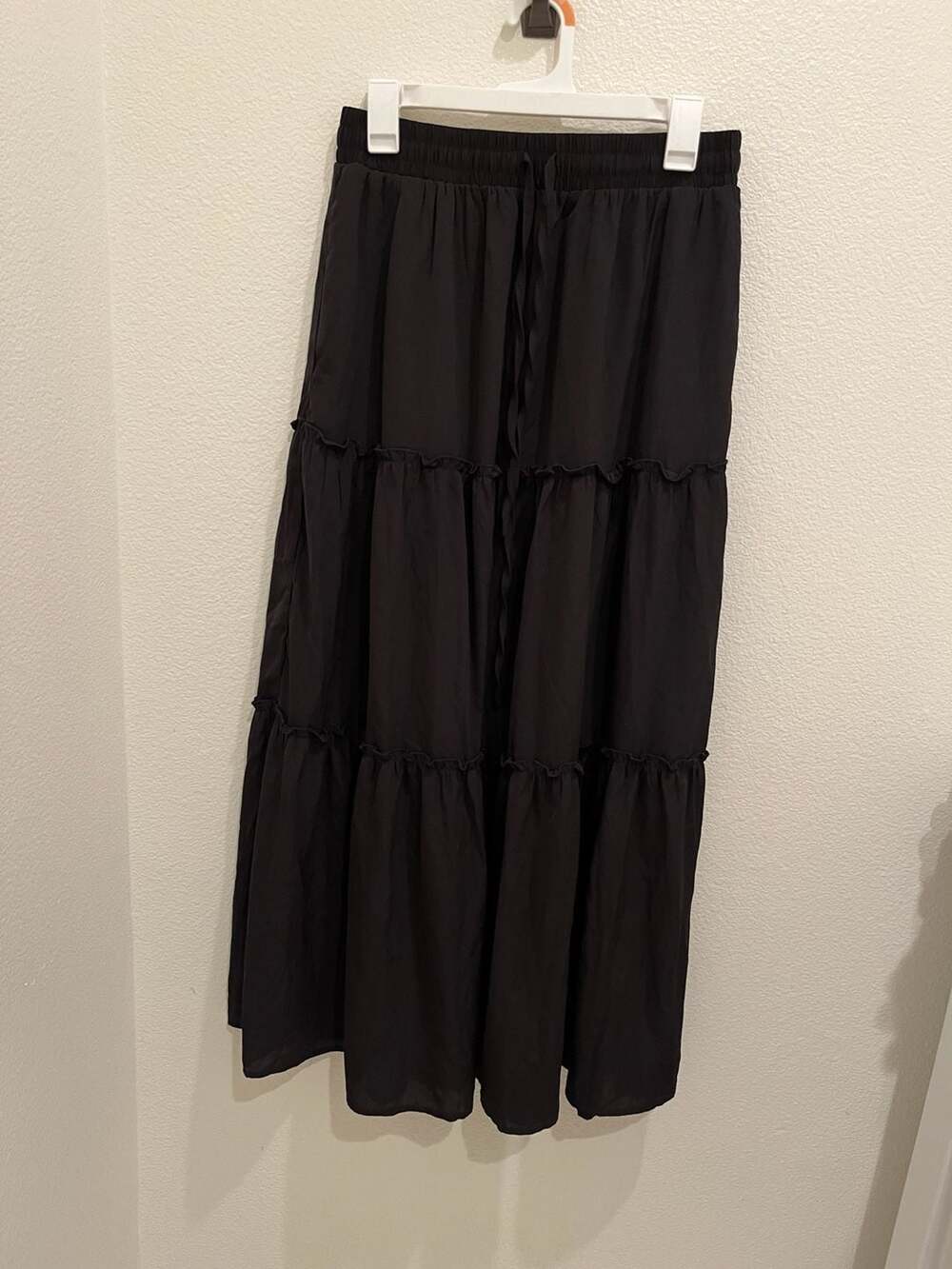 Black Tiered Maxi Skirt Women’s Size Medium Boho Stretch Waist Lined - Picture 7 of 7